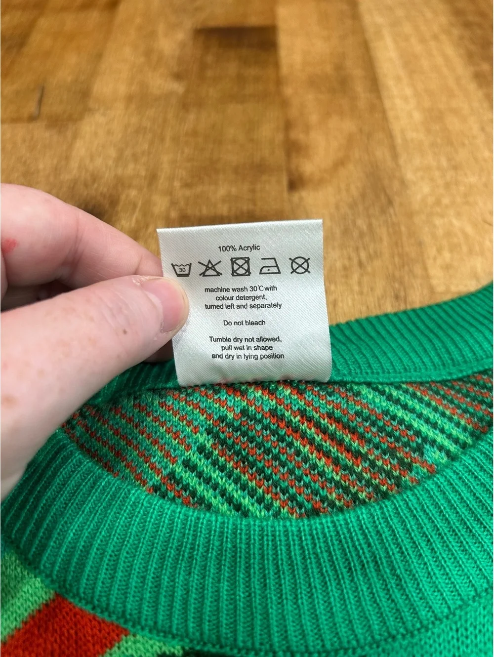 Heineken Vintage Style Green and Red Geometric Pattern Sweater